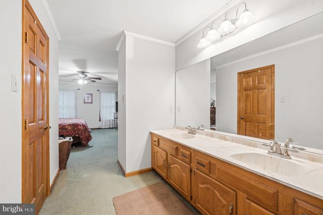 9 SILVER LAKE DR, Shamong, NJ 08088