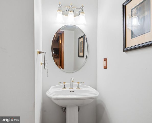 9 SILVER LAKE DR, Shamong, NJ 08088