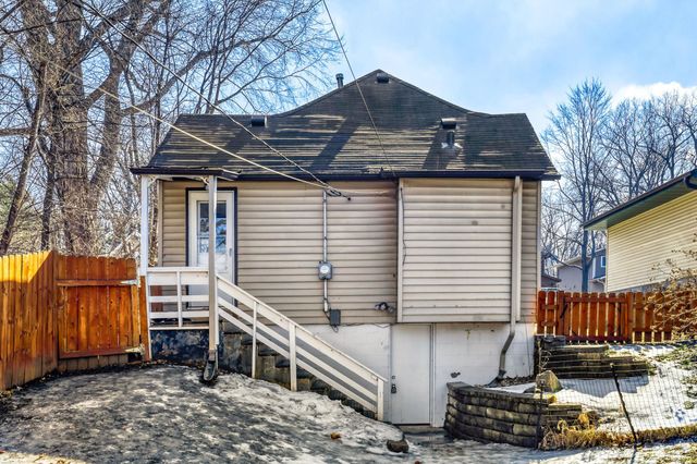 309 Sidney Street E, Saint Paul, MN 55107