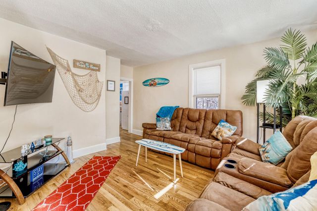 309 Sidney Street E, Saint Paul, MN 55107