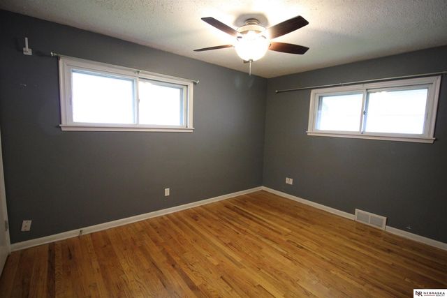 623 S Jackson Street, Papillion, NE 68046