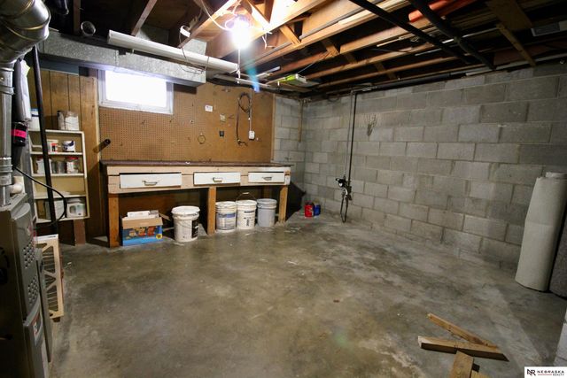623 S Jackson Street, Papillion, NE 68046