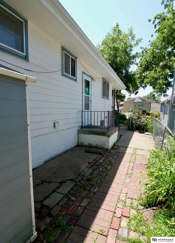 623 S Jackson Street, Papillion, NE 68046