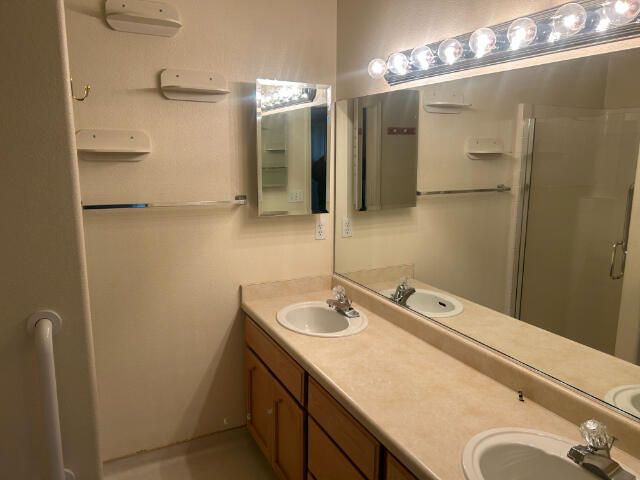 2863 Sandstone Drive, Anderson, CA 96007