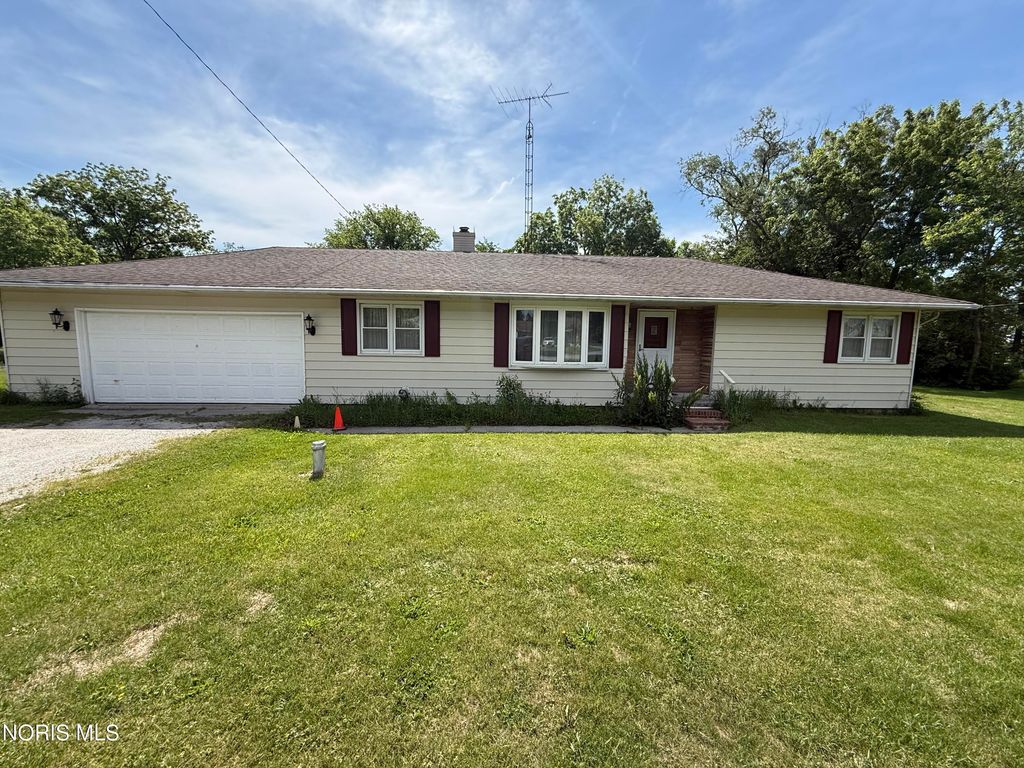 673 Nottingham Drive, Genoa, OH 43430