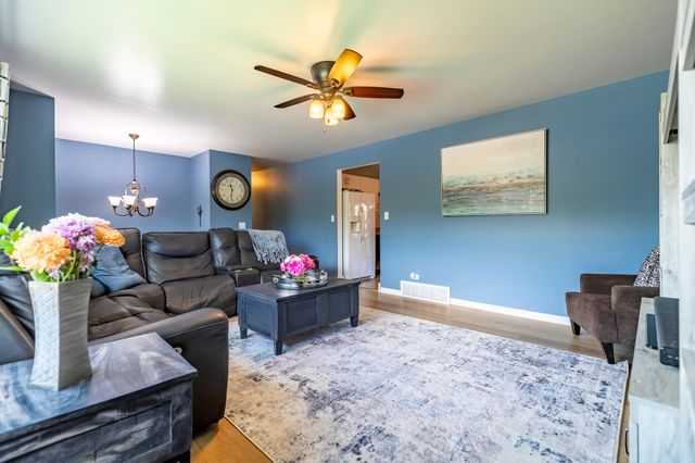 1644 Michael Drive, Schererville, IN 46375