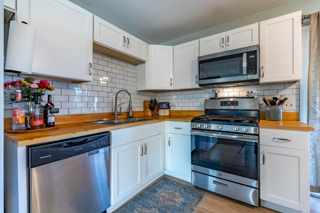 1644 Michael Drive, Schererville, IN 46375