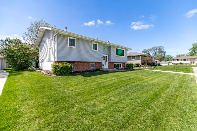 1644 Michael Drive, Schererville, IN 46375