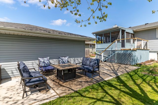 1644 Michael Drive, Schererville, IN 46375