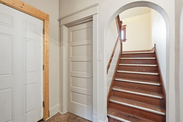 237 142nd Street, Hammond, IN 46327