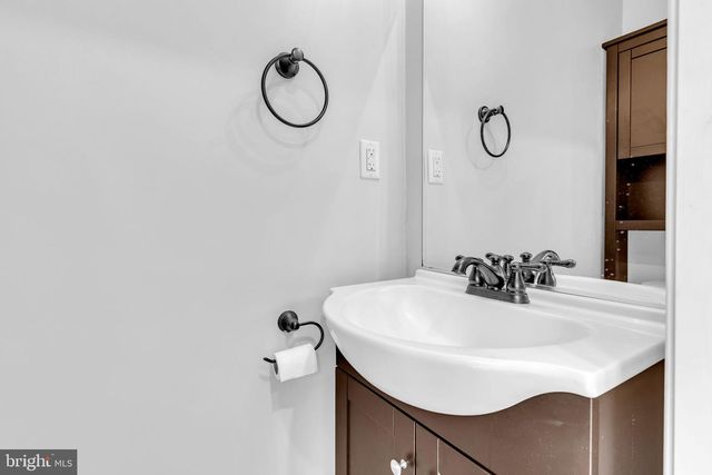 7102 E FOREST ROAD, Landover, MD 20785