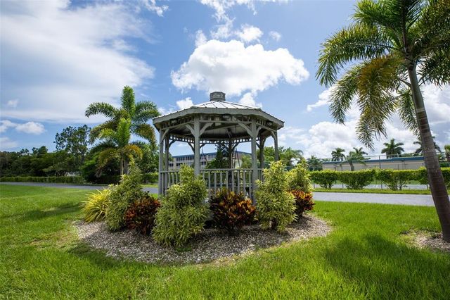 8041 S WOODS CIRCLE 14, Fort Myers, FL 33919