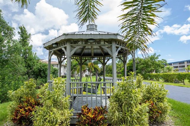 8041 S WOODS CIRCLE 14, Fort Myers, FL 33919