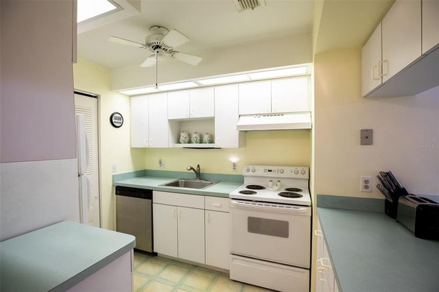 8041 S WOODS CIRCLE 14, Fort Myers, FL 33919