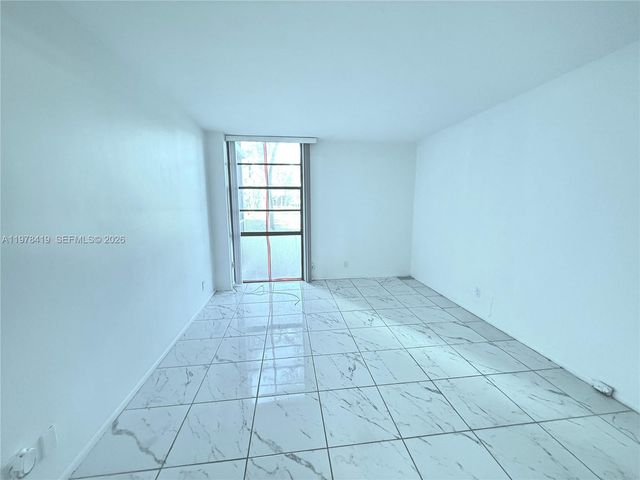 3301 N Country Club Drive 106, Aventura, FL 33180