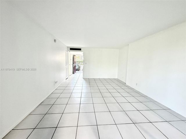 3301 N Country Club Drive 106, Aventura, FL 33180