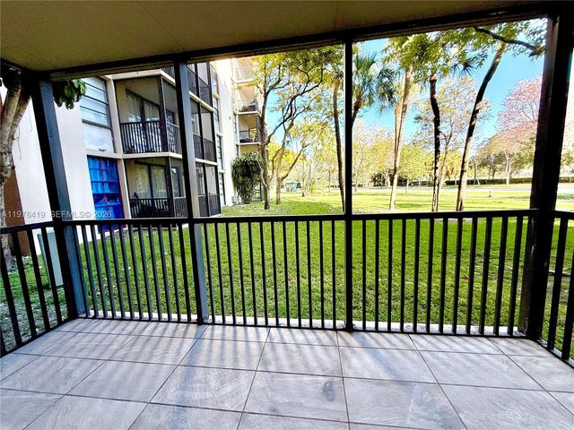 3301 N Country Club Drive 106, Aventura, FL 33180