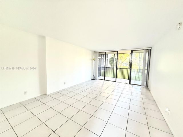 3301 N Country Club Drive 106, Aventura, FL 33180