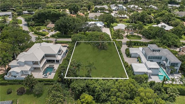 1555 Nautilus RD, Naples, FL 34102