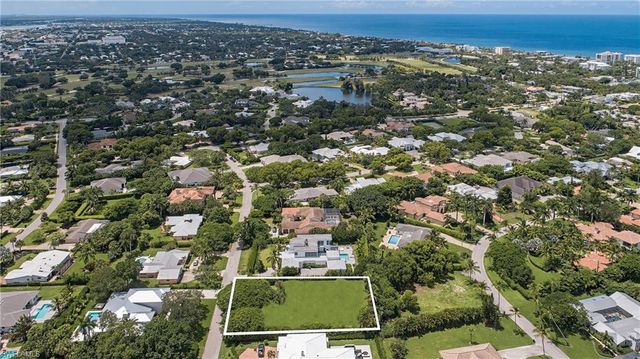 1555 Nautilus RD, Naples, FL 34102