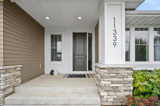 11339 Wildflower Drive N, Lake Elmo, MN 55042