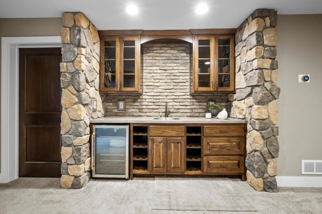 11339 Wildflower Drive N, Lake Elmo, MN 55042