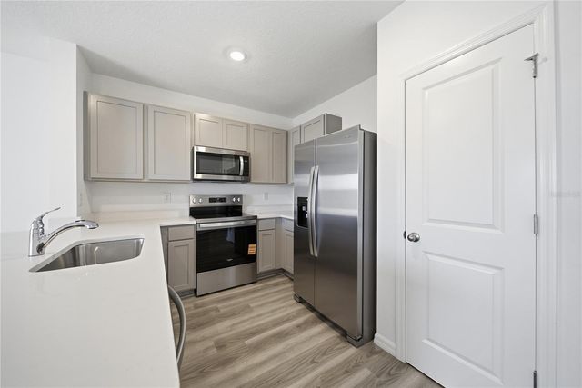 2480 RIVERSONG LODGE LANE, Wesley Chapel, FL 33543