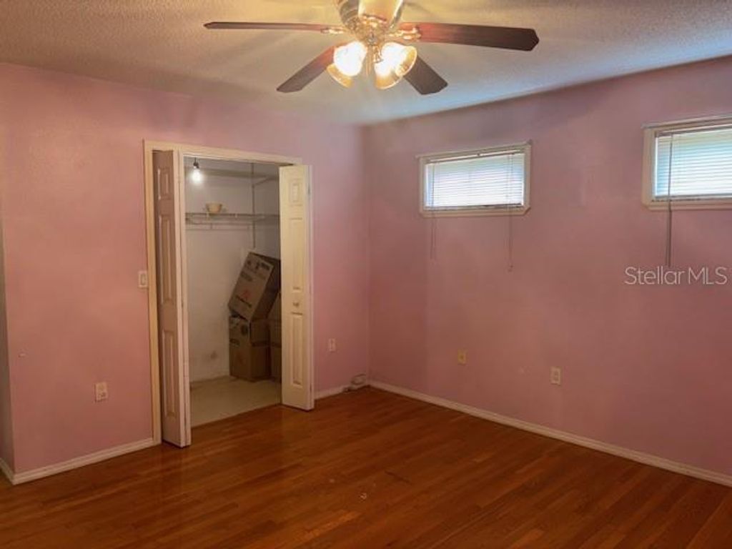 Image 14 of property listing at 2210 WOODMERE ROAD, Venice, FL 34293