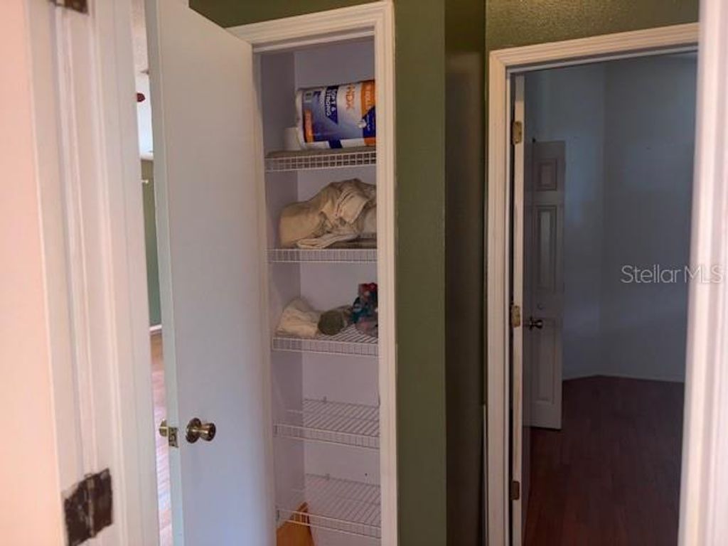 Image 18 of property listing at 2210 WOODMERE ROAD, Venice, FL 34293