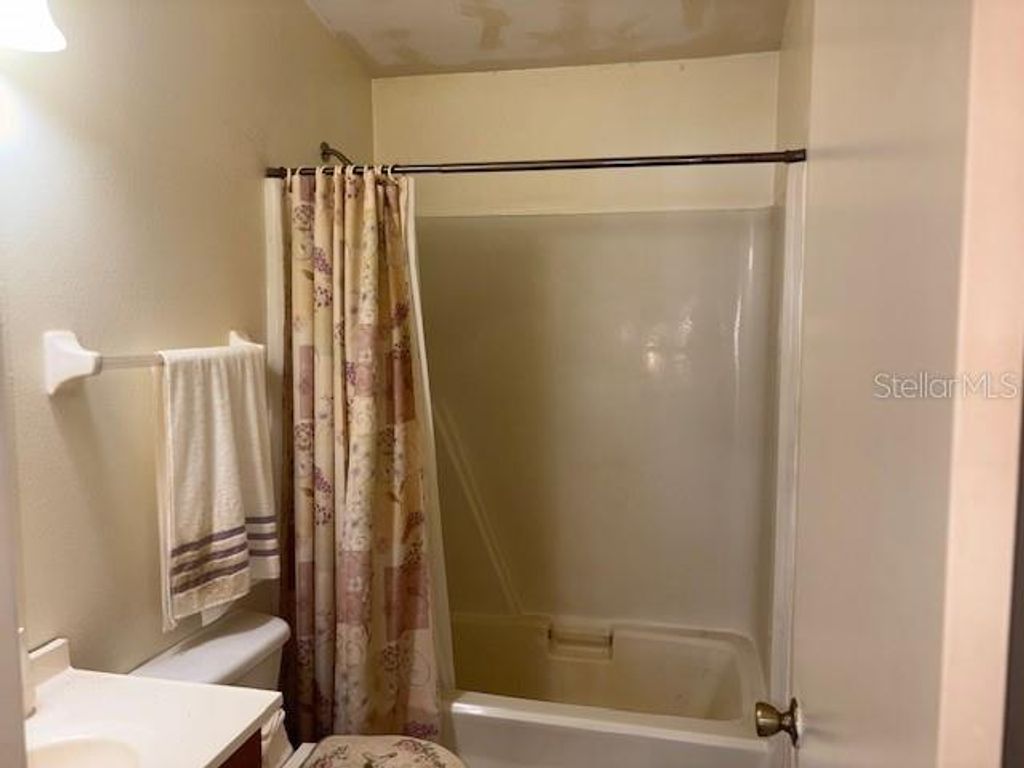 Image 21 of property listing at 2210 WOODMERE ROAD, Venice, FL 34293