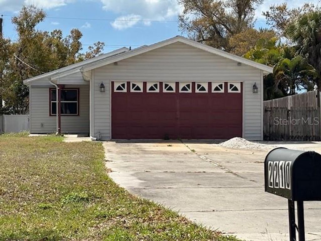 Image 27 of property listing at 2210 WOODMERE ROAD, Venice, FL 34293