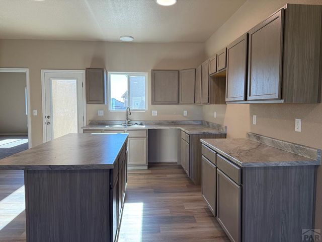 6025 Harper Ln, Pueblo, CO 81008