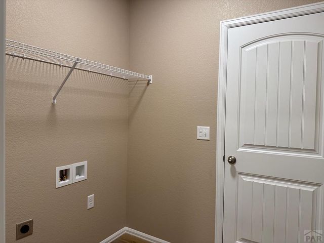 6025 Harper Ln, Pueblo, CO 81008