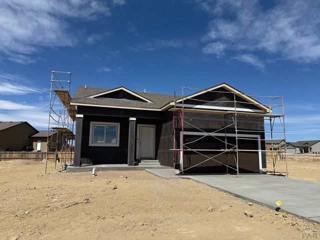 6025 Harper Ln, Pueblo, CO 81008