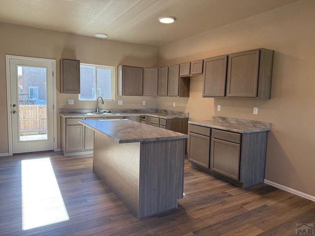 6025 Harper Ln, Pueblo, CO 81008