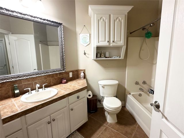 205 Old Palmetto Road, Benton, LA 71006