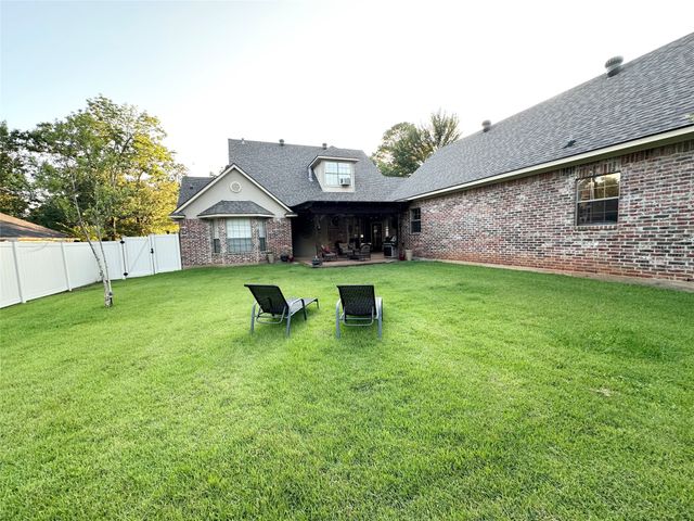 205 Old Palmetto Road, Benton, LA 71006