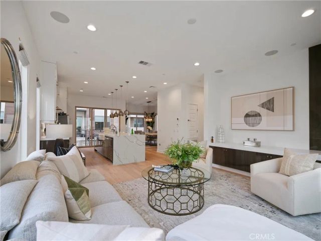 12 Ebb Tide Circle, Newport Beach, CA 92663