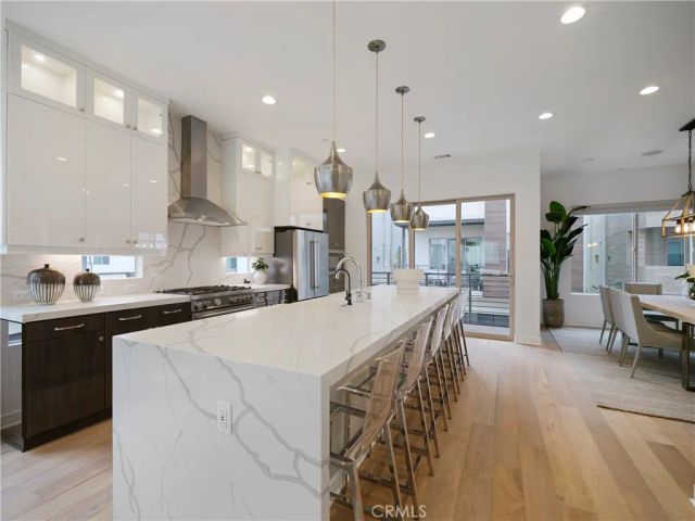 12 Ebb Tide Circle, Newport Beach, CA 92663
