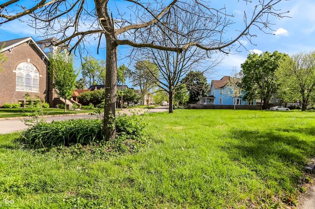 2836 Carrollton Avenue, Indianapolis, IN 46205