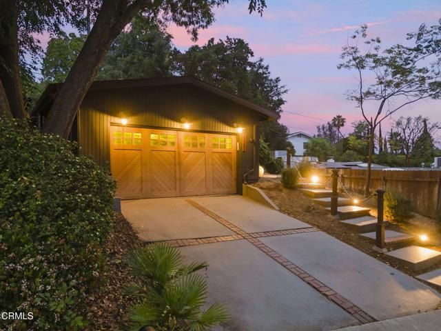 22261 Ybarra Road, Woodland Hills (los Angeles), CA 91364