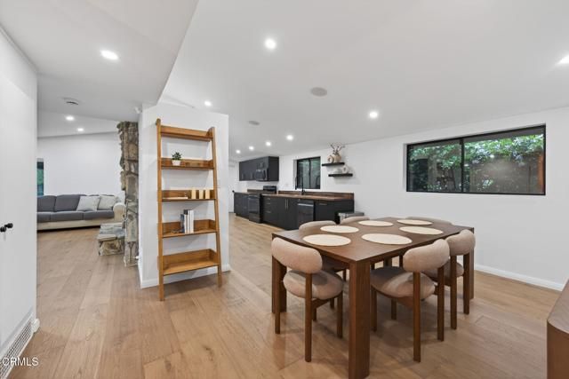 22261 Ybarra Road, Woodland Hills (los Angeles), CA 91364