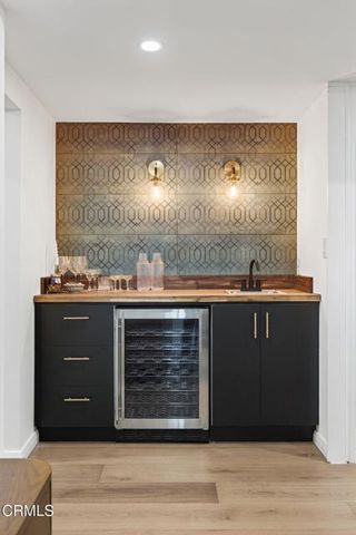 22261 Ybarra Road, Woodland Hills (los Angeles), CA 91364