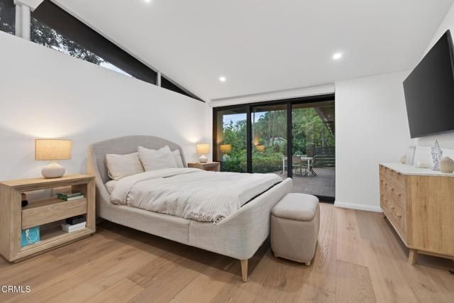 22261 Ybarra Road, Woodland Hills (los Angeles), CA 91364