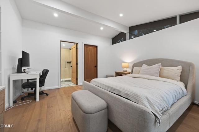 22261 Ybarra Road, Woodland Hills (los Angeles), CA 91364