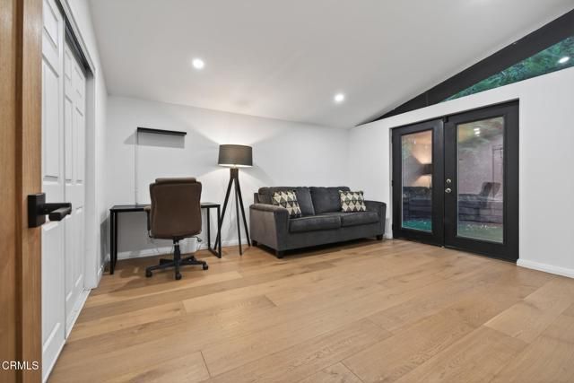 22261 Ybarra Road, Woodland Hills (los Angeles), CA 91364