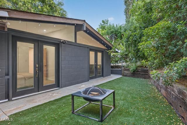 22261 Ybarra Road, Woodland Hills (los Angeles), CA 91364