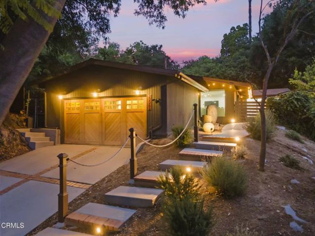 22261 Ybarra Road, Woodland Hills (los Angeles), CA 91364