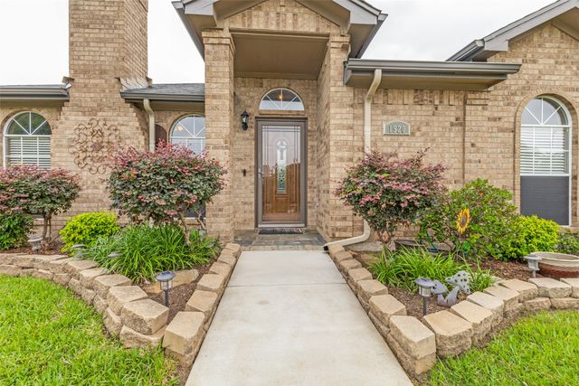 1920 Walden Place, Mesquite, TX 75181