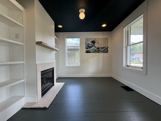614 Magnolia Street, Three Oaks, MI 49128